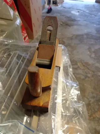 Pialla antica in legno