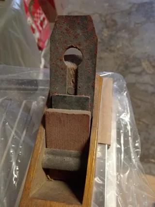 Pialla antica in legno