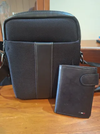 Bandolera hombre negra y cartera en Piel