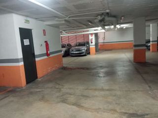 Garaje en venta en Cervelló