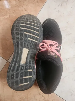 Zapatillas Adidas Negras y Rosas