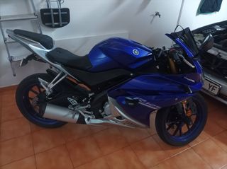 Yamaha YZF R125 Sportbike Negra
