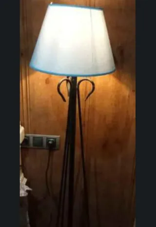 Lámpara de forja artesanal