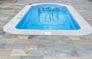 Piscina de poliéster (PRFV) azul