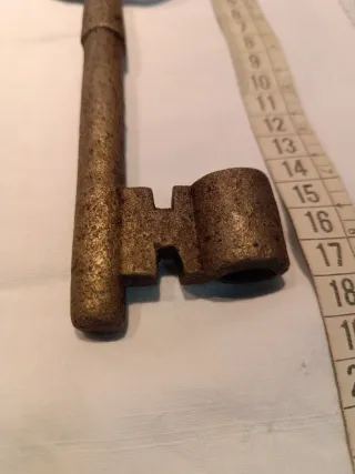 4 llaves antiguas de metal