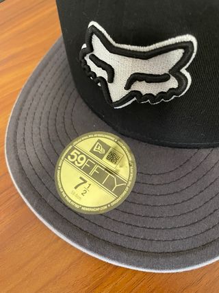 Gorra Fox Negra y Gris Talla 7 1/2