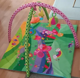 Gimnasio para bebé con arco y juguetes