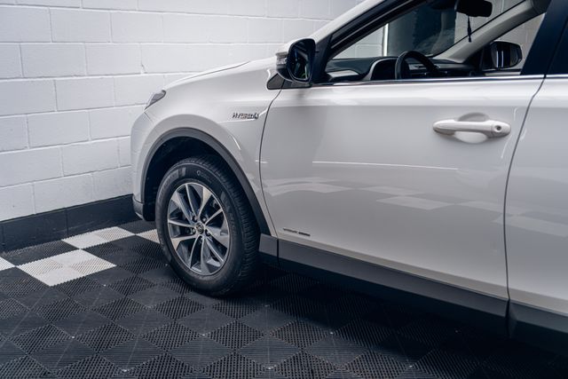 TOYOTA RAV 4 *EXECUTIVE*