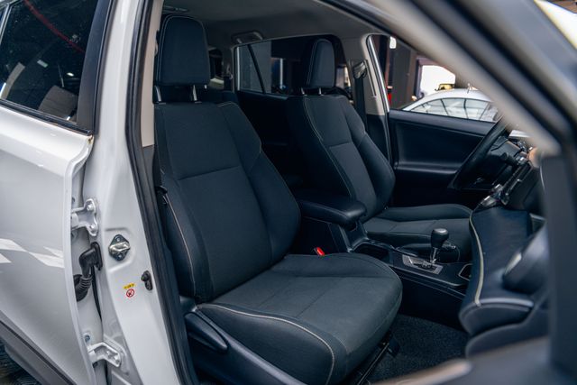 TOYOTA RAV 4 *EXECUTIVE*