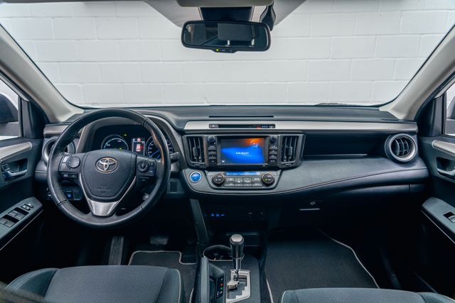 TOYOTA RAV 4 *EXECUTIVE*