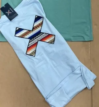 Lote 6 prendas: 3 sudaderas y 4 camisetas