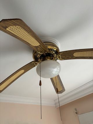Ventilador de techo madera y dorado