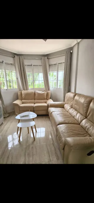 Sofás de piel beige 2 y 3 plazas