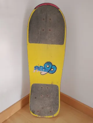 Skate Amarillo con Logo FROB