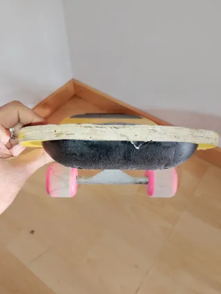 Skate Amarillo con Logo FROB