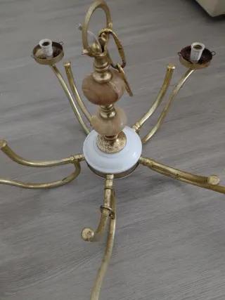 Lámpara de techo vintage dorada y blanca