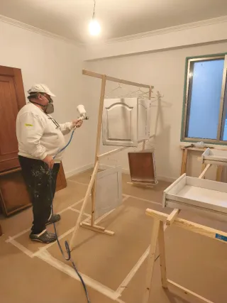 Lacado de puertas, muebles, radiadores...