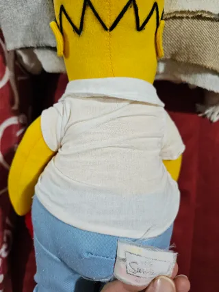 Peluche Homer Simpson con Cuore Rosso