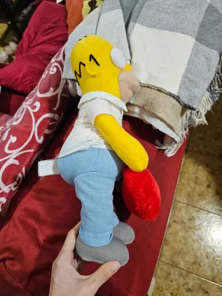 Peluche Homer Simpson con Cuore Rosso