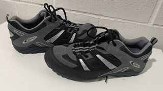 Zapatilla spinning GPS gris y negro