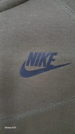 Felpa Nike con cappuccio verde militare