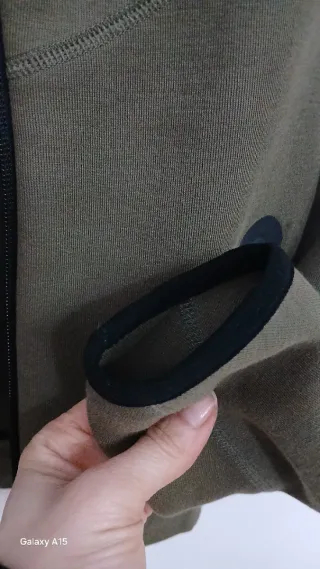 Felpa Nike con cappuccio verde militare