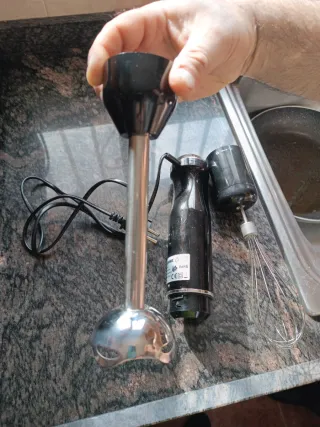 Batidora de mano con accesorios