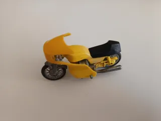 moto juguete escala aproximada 1:32