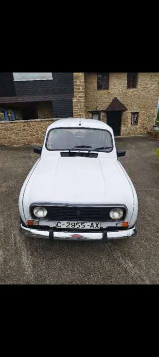 Renault 4 clan