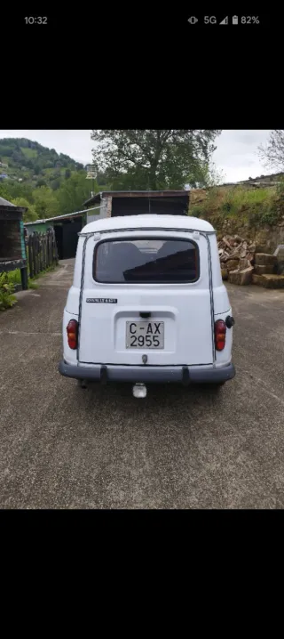 Renault 4 clan