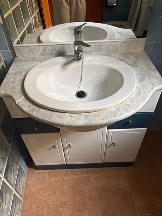 Conjunto baño completo azul y blanco Roca