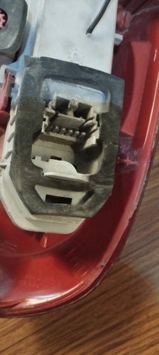 Piloto trasero derecho Renault Clio II Fur