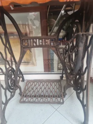 Máquina de coser Singer antigua