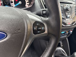 FORD Tourneo Courier 1.0 Ecoboost Titanium