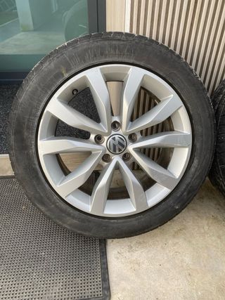 Llantas Volkswagen 17 con neumáticos