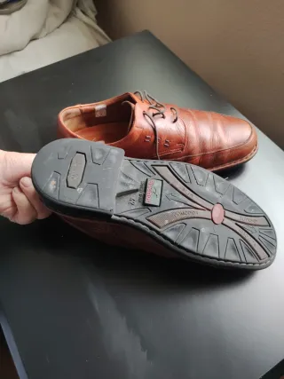 Zapatos de vestir de cuero marrones