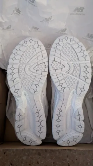 New Balance 2002R Gore-Tex Beige/Blanco