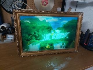 Cuadro con cascada y movimiento