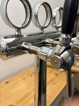 Columna Cerveza Cromada 3 grifo incluidos