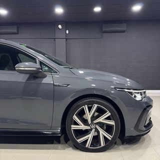 Volkswagen Golf 8 R-Line 2.0 TDI 150cv DSG