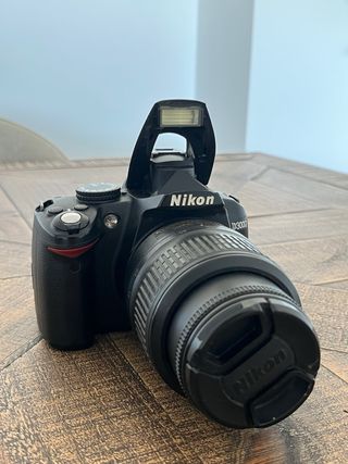 Cámara Nikon D3000 Negra + Accesorios