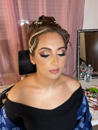 Maquillaje profesional oro y rosa