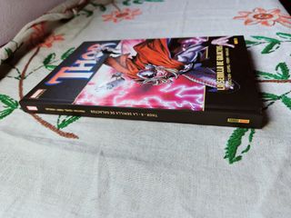 Thor Semilla Galactus. Marvel Deluxe. Panini