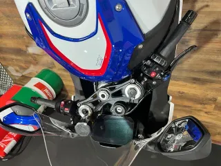 BMW S1000RR M