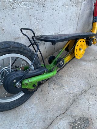 Patinete con plataforma balanceante