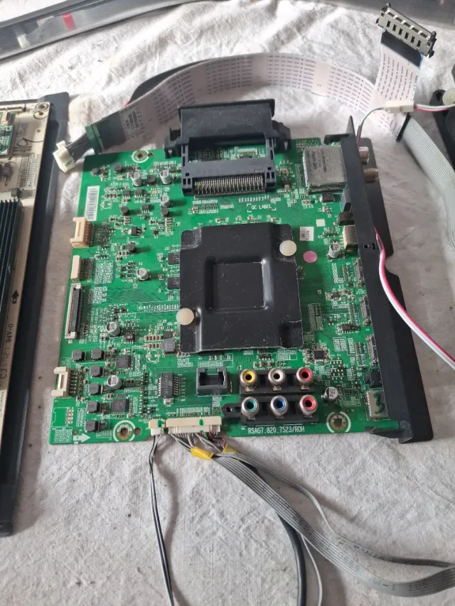 Despiece TV Hisense H55NU8700