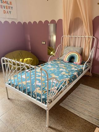 Cama infantil Ikea Minnen 80x200 con colchón.