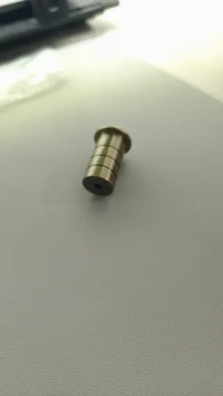 Embellecedor puerta oculto latón