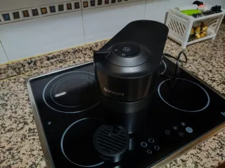 Cafetera Nespresso Negra