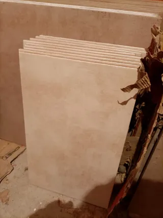 Lote azulejos y solados (Metro Artilleros)